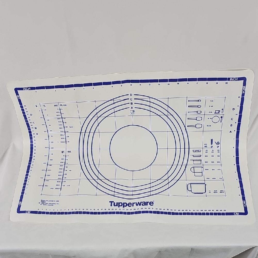 Tupperware Pastry Mat with Blue Design